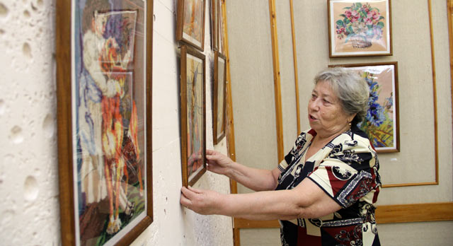 В музее ПНТЗ открылась выставка Людмилы Носовой