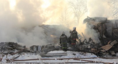 Огнеборцы тушат пожар на складе в Талице 8212 Городские вести