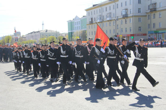 Шествие с фотографиями в день победы