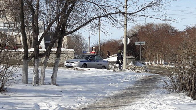 Не здание даже нужно человеку а здание в определенном месте составь план