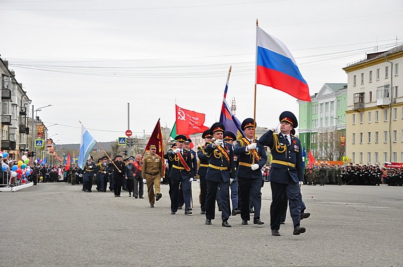 Шествие с фото на день победы