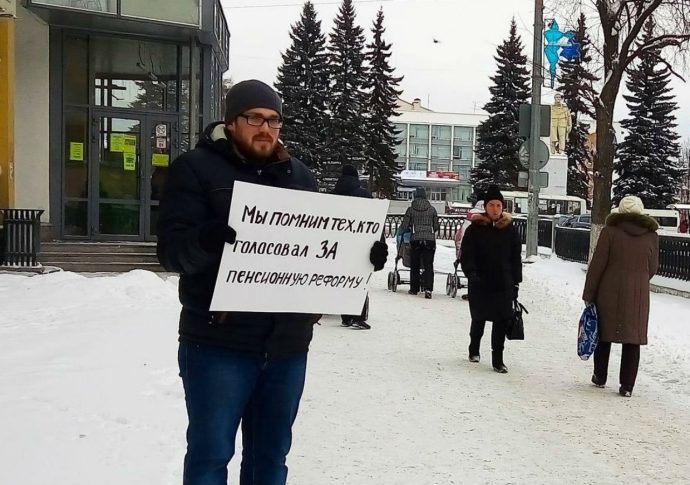 Девять человек обменялись друг с другом фотографиями сколько потребовалось фотографий