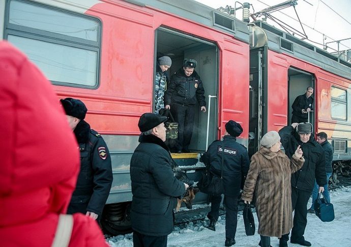 Москвичку задержали в метро после продажи мужчине коробки с гвоздями вместо телефона