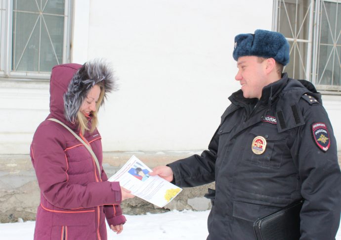 Участковые пожелали первоуралочкам любви и добра! — Городскиевести