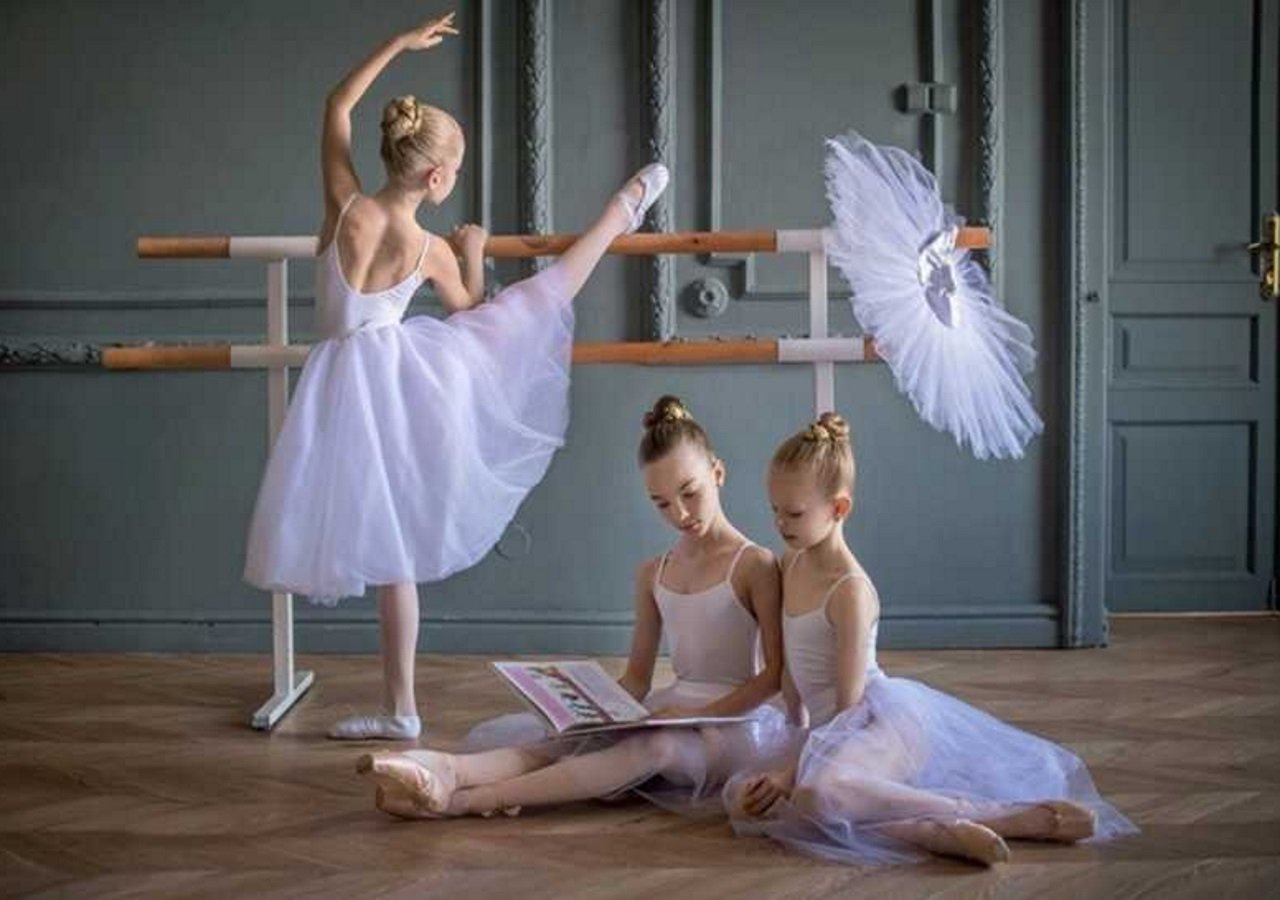 Балетная школа балета. Детский балет. Детская балетная школа. Балерина в балетной школе.