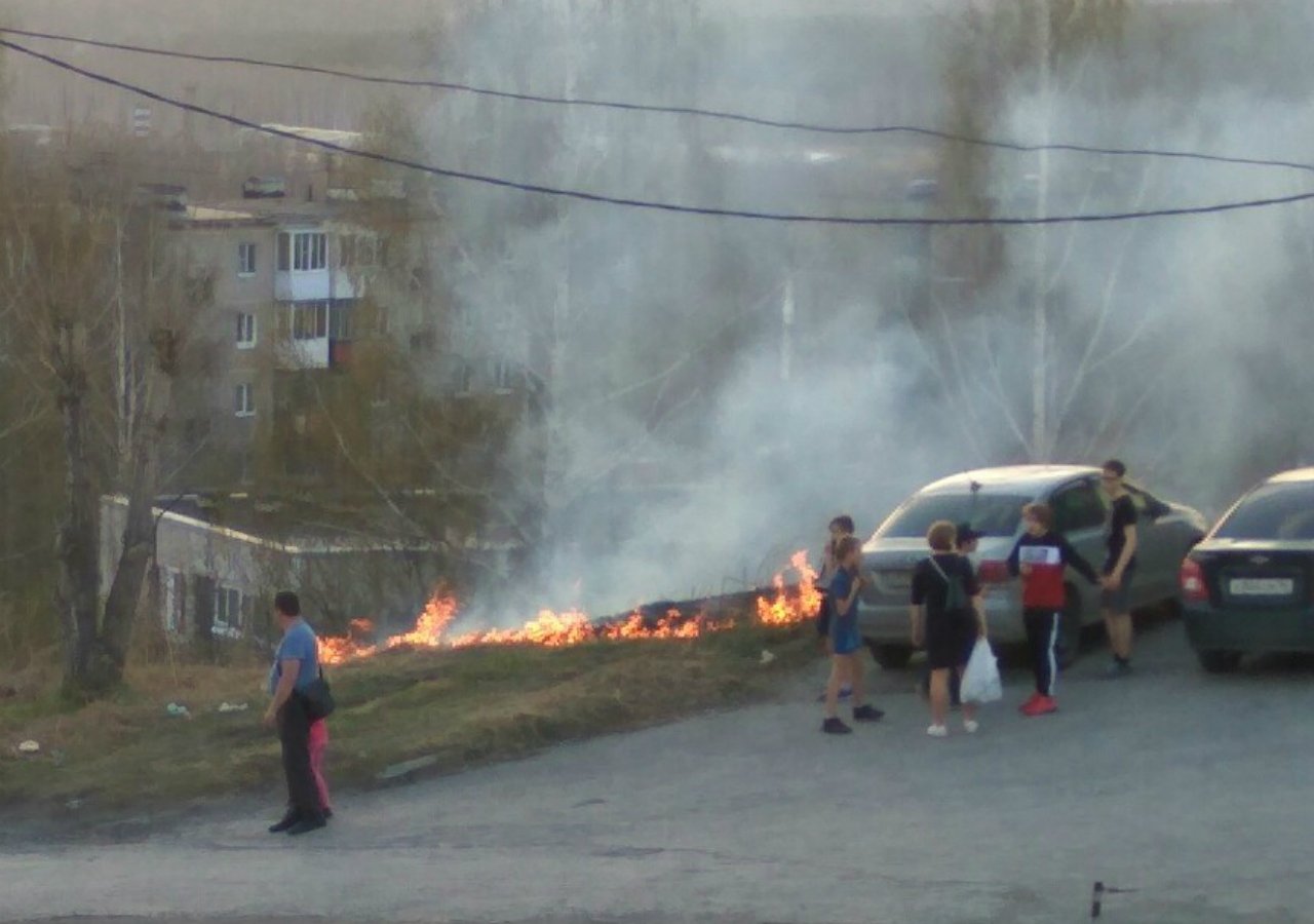 Первоуральск погода на дня. Пожар в Первоуральске вчера. Происшествия в Первоуральске. Инцидент Первоуральск.