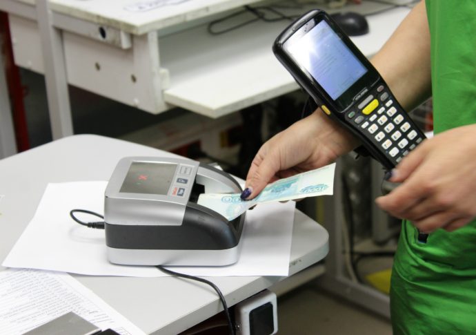 Полицейские Первоуральска проверили бдительность кассиров — Городские вести