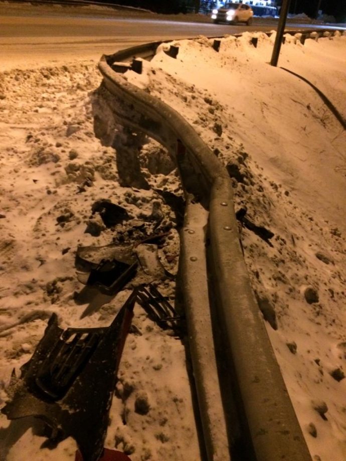 Свидетелей ДТП ищут в Первоуральске. Неизвестный помял дорожное ...