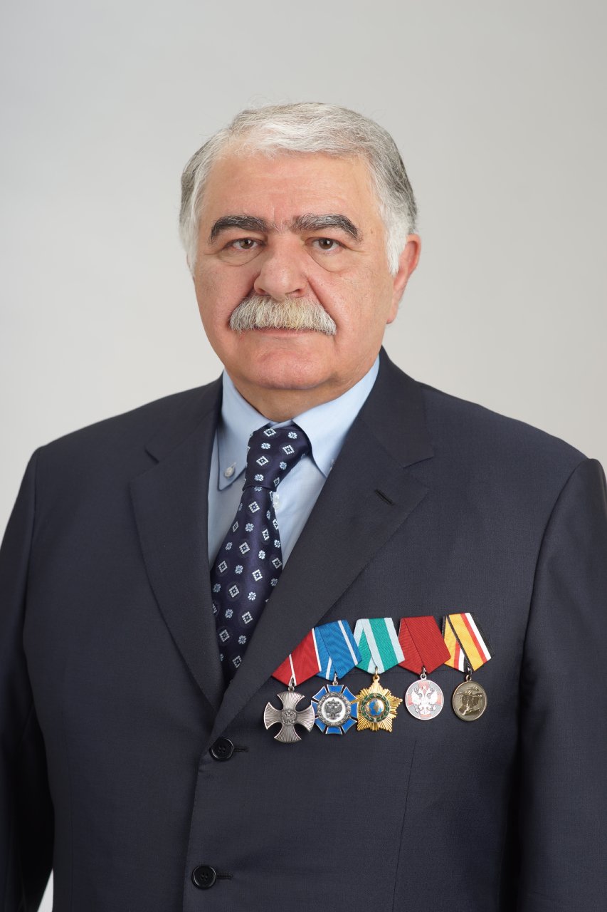 «Служу России!». Зелимхана Муцоева наградили медалью — Городские вести