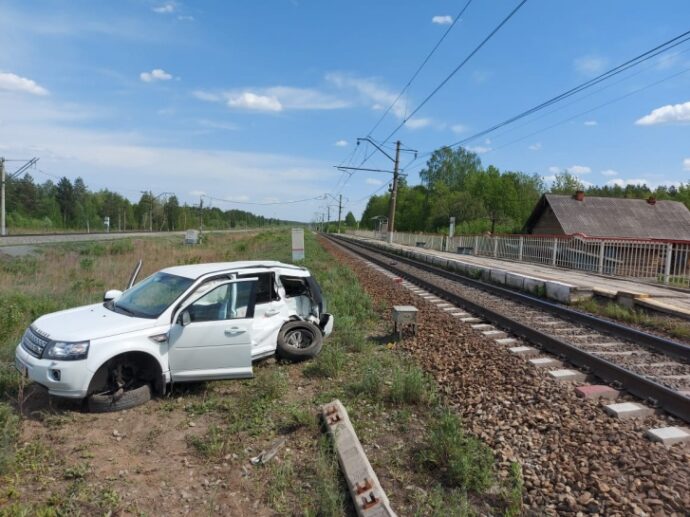 Доставка поездом автомобиля