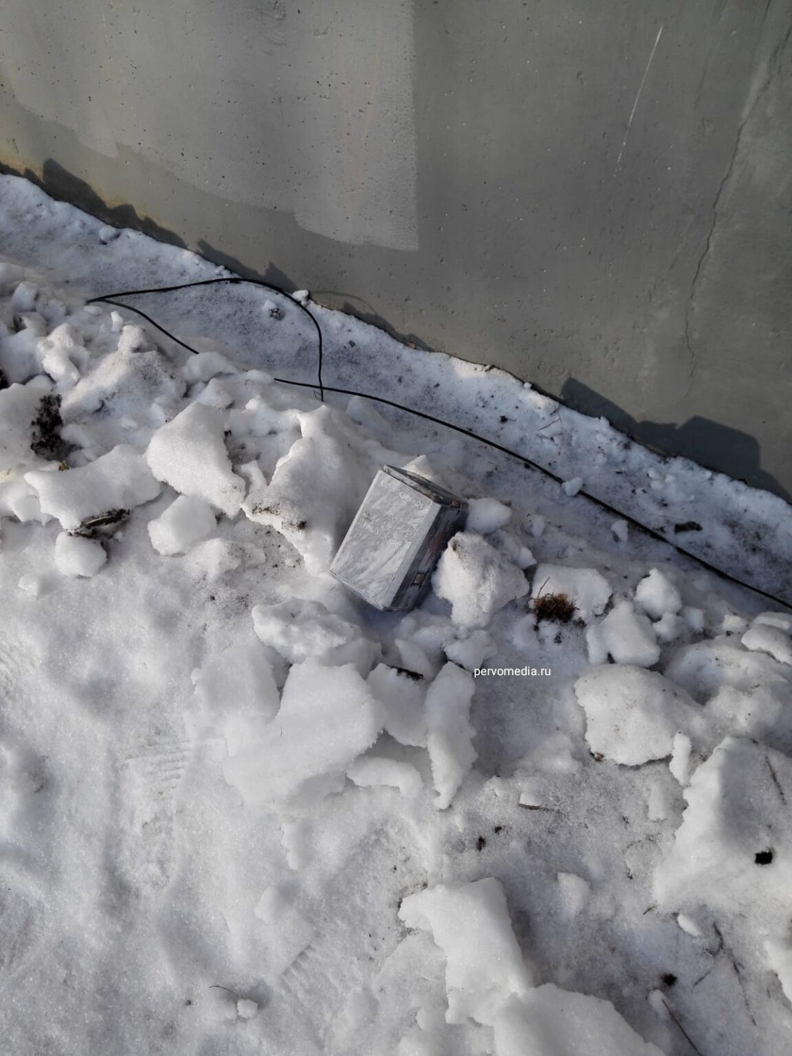 В Первоуральске нашли урну с прахом. Она валялась на помойке ...