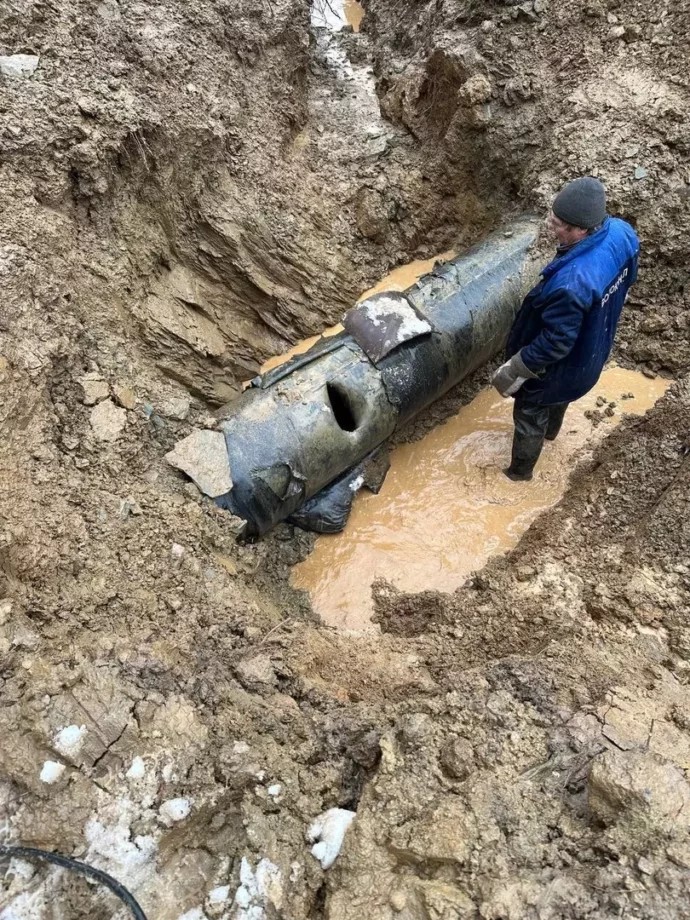 Рабочие во время прокладки кабеля повредили Нижне-Сергинский водовод